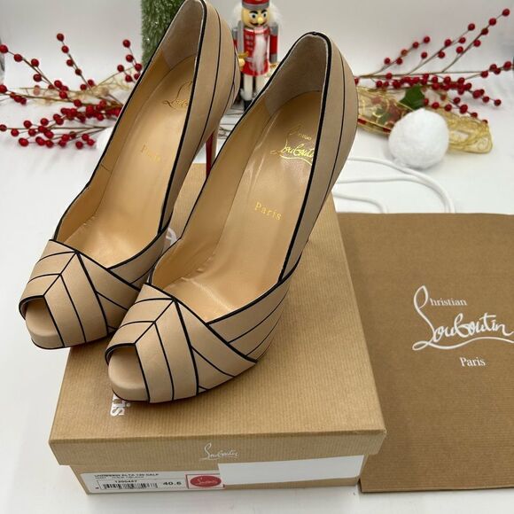 SOLD!!!!!!!        Women’s Christian Louboutin Undessin Alta 120 heels size 40.5 - Picture 2 of 11